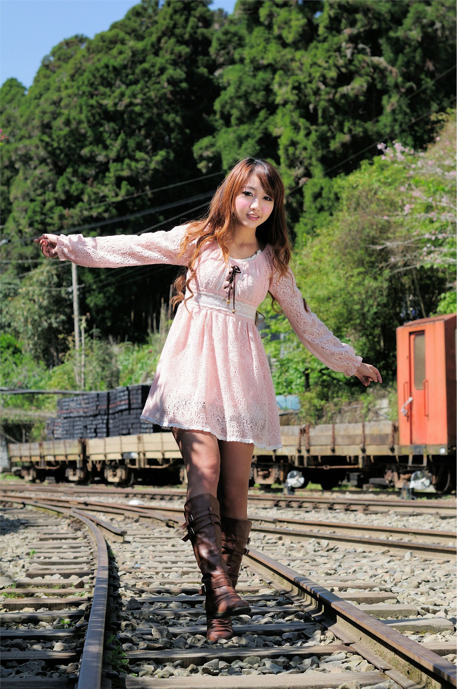 2012 LinLin 阿里山奋起湖 美女写真